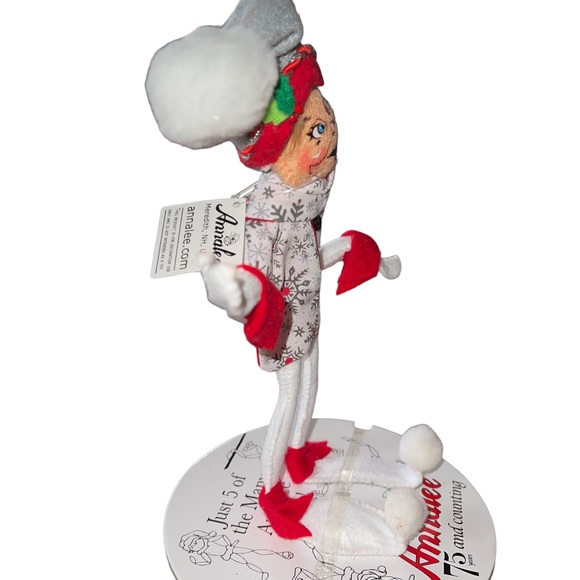 ANNALEE 9” Silver Snowflake Elf 2017 New With Tags Christmas Collectibles - Picture 4 of 4